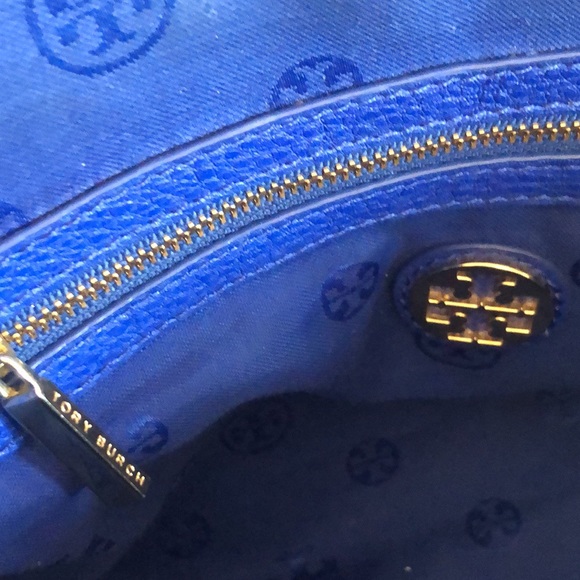 Tory Burch Amanda Tote - Picture 9 of 16